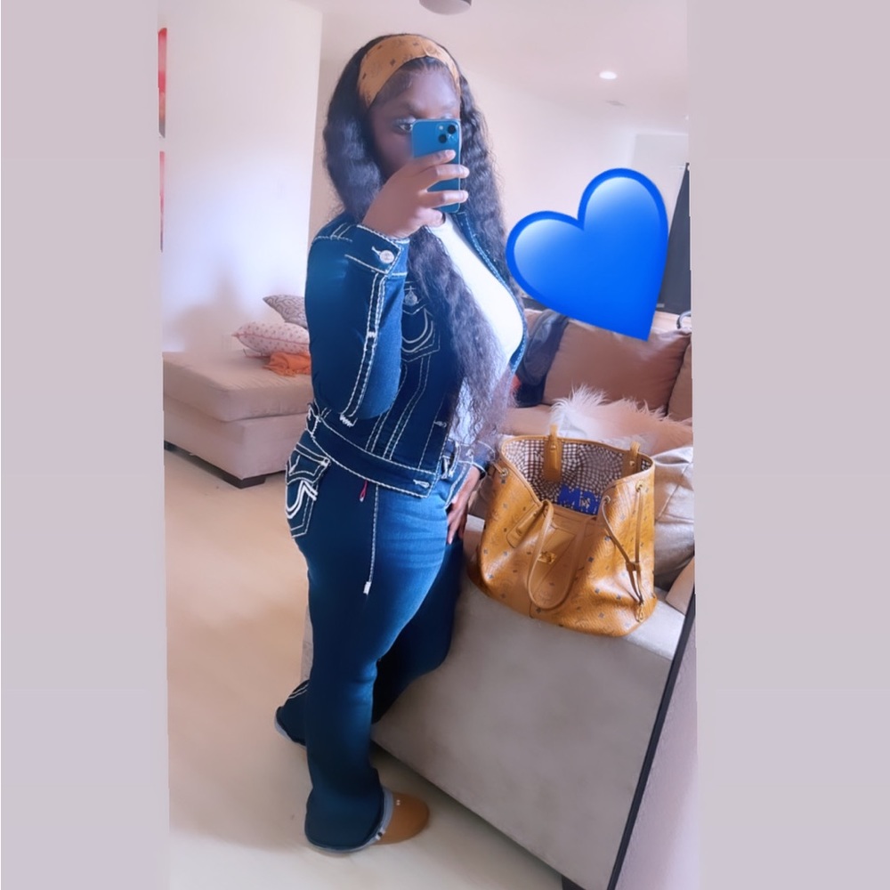 Meet your Posher, Ladoria